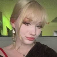 Madeline Kinney's Instagram, Twitter & Facebook