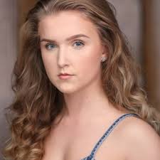 Daisy Ellis-Jones (@DaisyEllisJones)