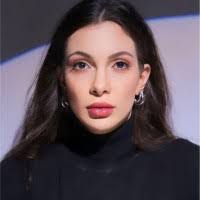 Aline Vick's Instagram, Twitter & Facebook