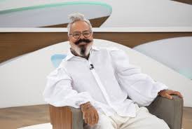 Roda Viva entrevista o estilista Ronaldo Fraga nesta segunda-feira (19)