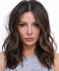 8 Of The Contemporary Medium Layered Hairstyles For Women To Look Cute This Summer Brown Hair Balayage Medium Brown Hair Color Dark Hair With Highlights