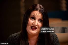 17 Photos & High Res Pictures