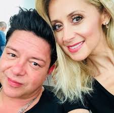 Photo : Lara Fabian et Eric Lapointe sur le tournage de la 7e saison de La  Voix, au Québec. Instagram, novembre 2018