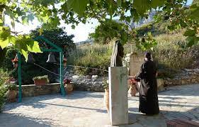 Άγιος ιούδας ο θαδδαίος εικόνα ξύλινη (χρυσωμένη) 20χ26 εκ. To Monasthri Toy Agioy Pneymatos Ston Kisso Re8ymnhs A3izei Na To Episkeftoyme E Mesara