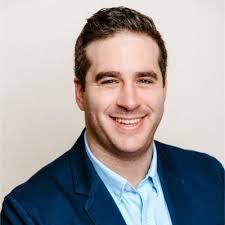 Travis Few's Instagram, Twitter & Facebook