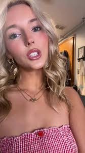 Natalie Farmer's Instagram, Twitter & Facebook