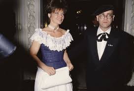 21 jahre nach dianas beerdigung | elton john singt ​für meghan und harry! Elton John S Doomed First Marriage To A Woman And Heartbreaking Sign On Wedding Day Irish Mirror Online