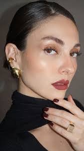 Diana Deanda's Instagram, Twitter & Facebook