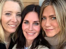 PHOTO. Friends : Courteney Cox, Jennifer Aniston et Lisa Kudrow r ...