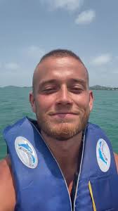 9 months and I feel I've lived even more little lifetimes during this. The  experiences, people and places I've met, experienced and seen have  completely changed me as a person.The amazing roller ...