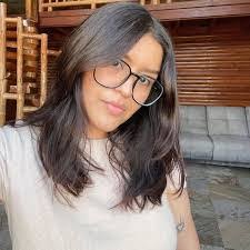 Ana Lozoya's Instagram, Twitter & Facebook