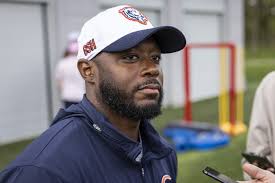 Matt Eberflus met with Thomas Brown to give him advice after Bears' interim  coach was hired