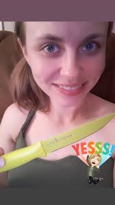 Cutting tomatoes with a sharp knife