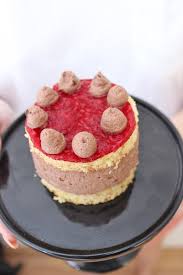 Schokoladenmousse Himbeer Tortchen Rezept In 2020 Susse Backerei Herzhafte Speisen Schokoladen Creme