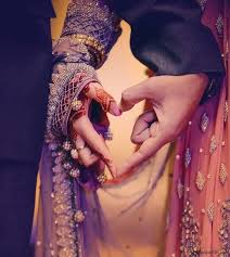 Image For Awesome Hand Made Heart Couple Facebook Dp Wedding Couples Photography Wedding Couple Poses Wedding Couple Poses Photography