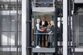 Die größten anteilseigner sind nach der deka die versicherungskammer bayern in münchen und die provinzial. Dekabank Als Arbeitgeber Gehalt Karriere Benefits Kununu