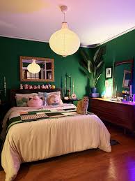 Green bedroom in our little place 🟩 : r/CozyPlaces