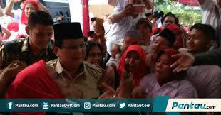 Ustadz abdul somad sempat dikabarkan akan menikahi ayana moon sebelum tahun ini surat pernikahannya dengan gadis 24 tahun beredar. Saat Prabowo Subianto Sebut Ustadz Abdul Somad Sebagai Tokoh Muda