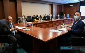 Majlis perundingan negara ( mapen ) ditubuhkan pada bulan januari 1970. Kerajaan Negeri Sabah Tubuh Majlis Penasihat Ekonomi Bernama