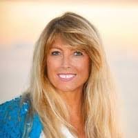 Kendra Vogel's Instagram, Twitter & Facebook