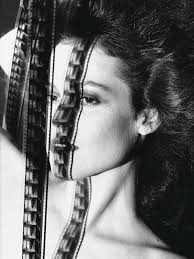 Dani Curtis, Los Angeles, 1975 〰️ Robert Mapplethorpe . . . .  #robertmapplethorpe #danicurtis #losangeles #blackandwhite #portrait