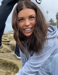 Danielle Oberg's Instagram, Twitter & Facebook