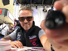 Freelance artist and art teacher. Wtcr Tiago Monteiro Aponta A Vitoria No Estoril Bom Dia Reino Unido