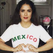 Salma Hayek puso altar de muertos pero ¿para quién?