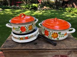 Vintage Enamel Dutch Oven Pan Dishes Pot Made In Yugoslavia Etsy Enamel Dutch Oven Cooking Kitchen Gifts For Cooks