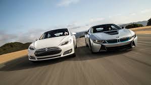 Elektrikli bir araçta ise sadece akü bulunur ve yakıt gerekmez. Elektrikli Arac Istiyoruz Ama Fisi Nereye Takacagiz Oto Gundem