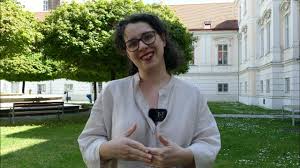 Meet Roberta Sinatra