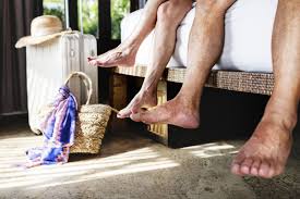 Remèdes naturels pour les chevilles, jambes et pieds gonflés ▻ subscribe for more:goo.gl/fcwwqt ce phénomène. Pieds Enfles Chez Les Personnes Agees Causes Et Remedes