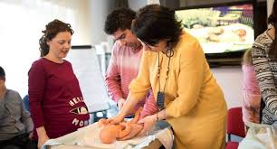 Extreme training organizeaza perioadic cursuri gratuite pentru a veni in sprijinul oamenilor si companiilor interesate de performanta si succes Au Inceput Cursurile Gratuite De Puericultura La Spitalul Universitar