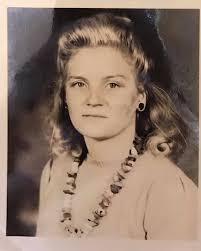 I would like to try to reconnect with an old friend named Vicki Leigh  Collins (this was her maiden name). She would be a similar age to me  (45/50). While I can't