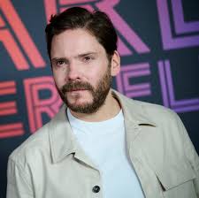 Karl Lagerfeld: Biography, Fashion Designer, Chanel and Fendi