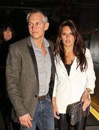 Gary lineker is to marry his girlfriend danielle bux, a lingerie model who is 18 years his junior, reports say. Who Is Gary Lineker Dating Gary Lineker Girlfriend Wife