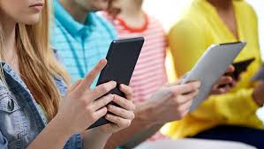عدد ساعات استخدام الجوال للمراهقين في اليوم مجلة هي