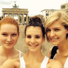 Gntm Betty Taube Mietet Sich Eine Familie Gntm Germanys Next Topmodel Topmodel