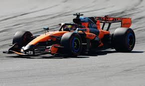 McLaren frena in qualifica: 