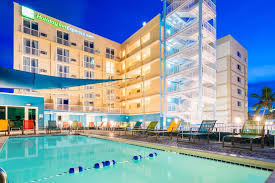 Need a place to park? Holiday Inn Express Suites Nassau An Ihg Hotel In Nassau Hotel Rates Reviews On Orbitz