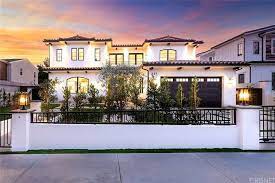Zillow Has 144 Homes For Sale In Westwood Los Angeles Matching View Listing Photos Review Sales History And Spanish House Small Mansions Luxury Modern Homes
