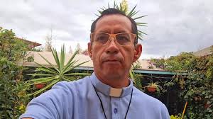 Roberto Mérida Omi (@toleom)