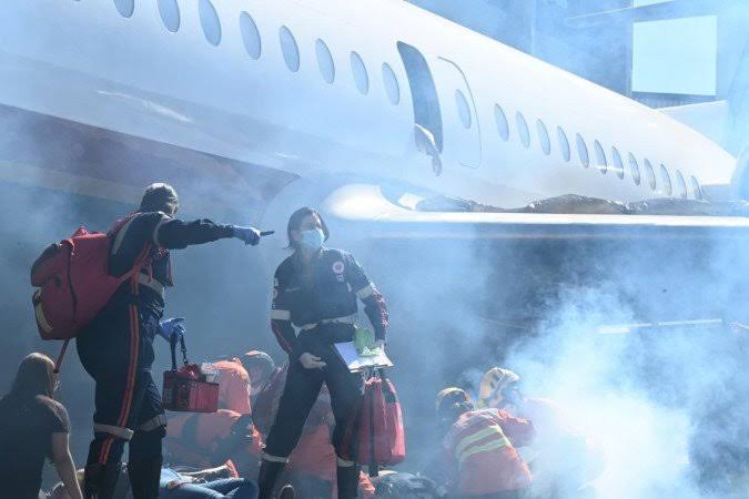 Simulação testa resposta a queda de avião em área urbana do DF