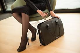 Tas laptop tidak hanya melulu praktis dan terlihat membosankan, banyak juga tas laptop bergaya di luar sana yang sama fungsionalnya. 7 Tas Notebook Wanita Elegan Yang Akan Membuatmu Terlihat Stylish Dan Kekinian