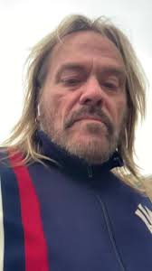 Off to our last rehearsal tonight before our big show this Saturday. Boys  are tuning up, crank it up and feel that base. , Think I'll stick to what I  do best