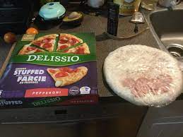 I Just Got This Frozen Pizza And This Is What Came Out Of The Box R Expectationvsreality Expectation Vs Reality Know Your Meme