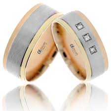 Astazi Este O Zi Buna Pentru A Achizitiona Perechea Voastra De Verighete Incepe Luna Martie Cu Zambete Trending Engagement Rings Ring Trends Engagement Rings