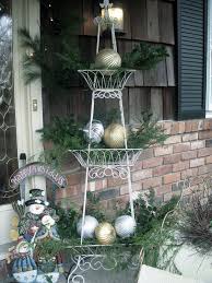 Who needs store bought christmas decorations, when we all know that homemade decorations are so much better! 95 Amazing Outdoor Christmas Decorations Digsdigs