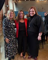 ❗Leadership Columbus Alumni are tuned in! 💬Our friends and partners at the  @cbusmetroclub hosted a vital discussion