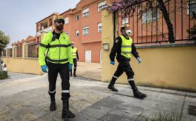 De la gripe a, del ébola o del sida, habíamos llegado a una situación de alarma y caos como la que ahora mismo se vive en gran parte del mundo, pero de forma especial en países como italia, china, españa, francia, o portugal. Coronavirus Como Es El Estado De Excepcion Que Se Puede Declarar Si Falla El Estado De Alarma En Espana Ideal